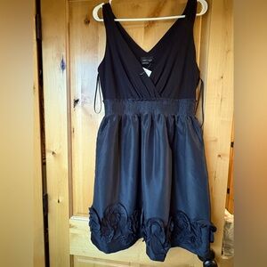 Max & Cleo Black V-Neck Dress
